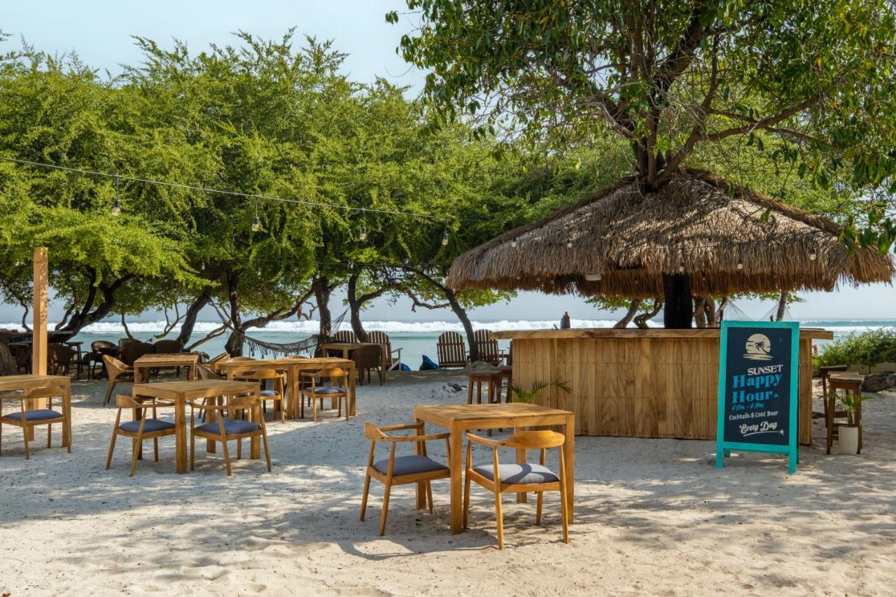 Gili Teak Beach Front Resort Gili Trawangan Esterno foto