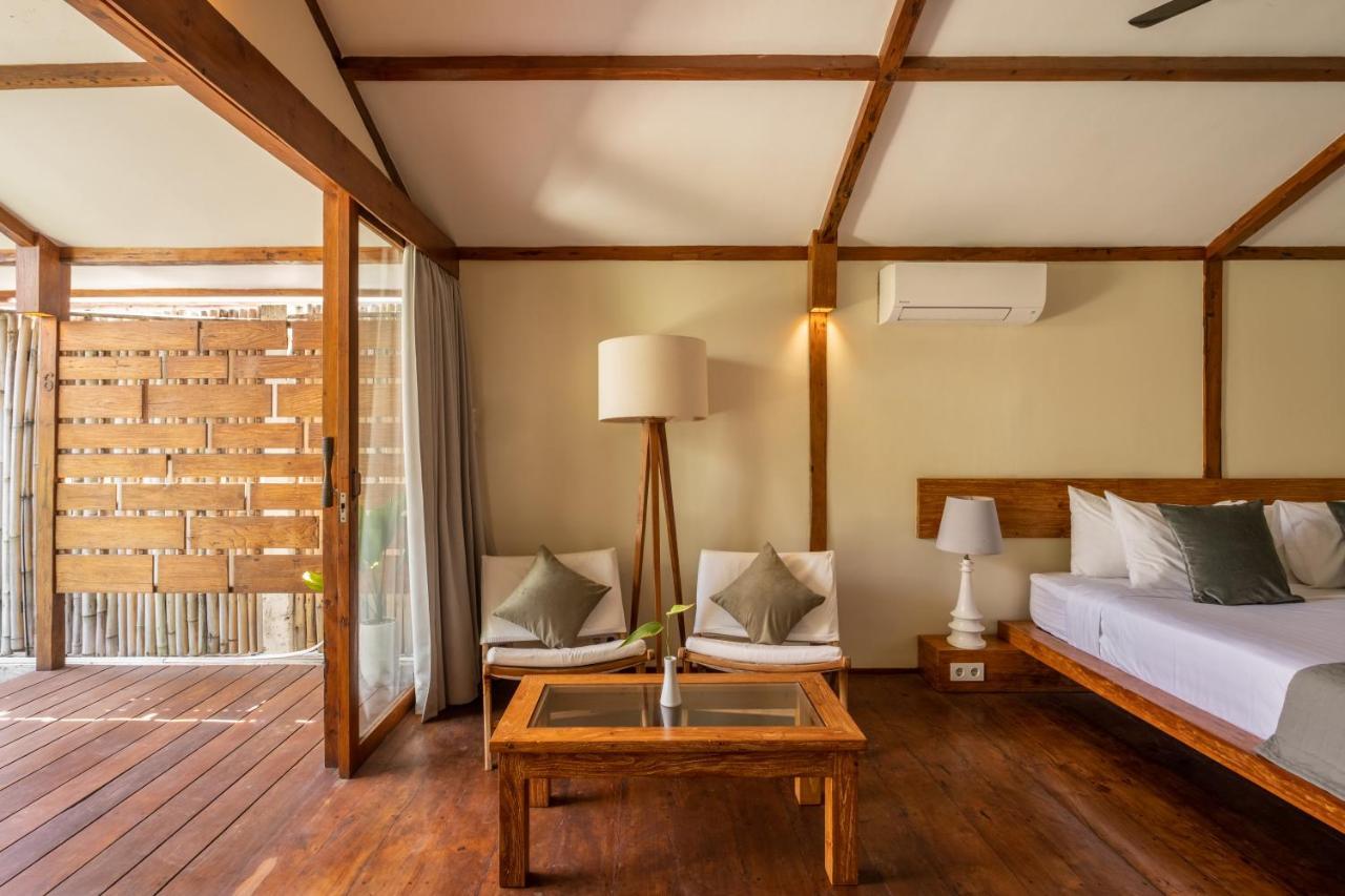 Gili Teak Beach Front Resort Gili Trawangan Esterno foto